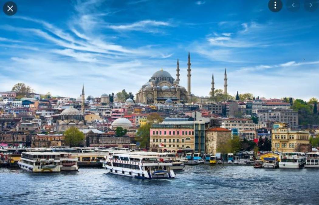 7. Istanbul: La escena cultural de Estambul está lista para ser el centro de atención mundial en 2022. Se han invertido miles de millones de dólares en proyectos de renovación urbana que finalmente están llegando a buen término. “He vivido aquí durante 23 años y realmente puedo ver una gran transformación”, dice Karen Fedorko, fundadora de Sea Song Tours. Los viajeros pueden seguir la recién establecida Ruta Cultural Beyoğlu, un sendero de dos horas que une muchas de las atracciones nuevas y restauradas de la ciudad. Entre muchos otros atractivos.