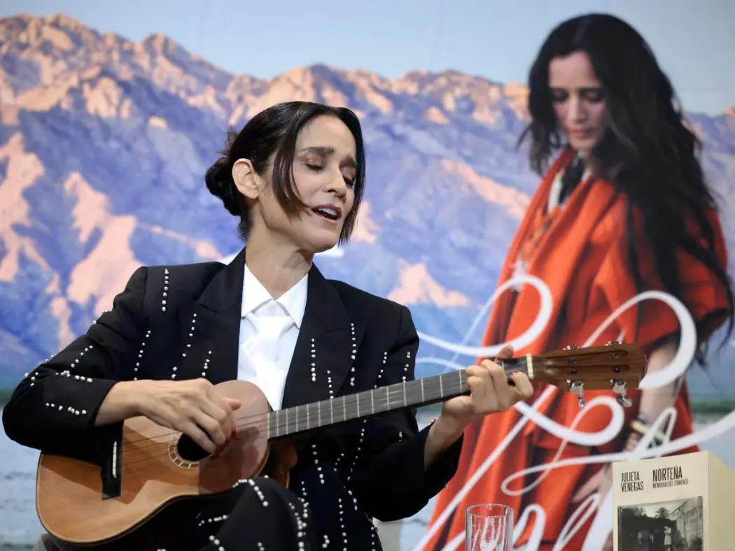 La niña futbolista: la canción de Julieta Venegas que divide en redes