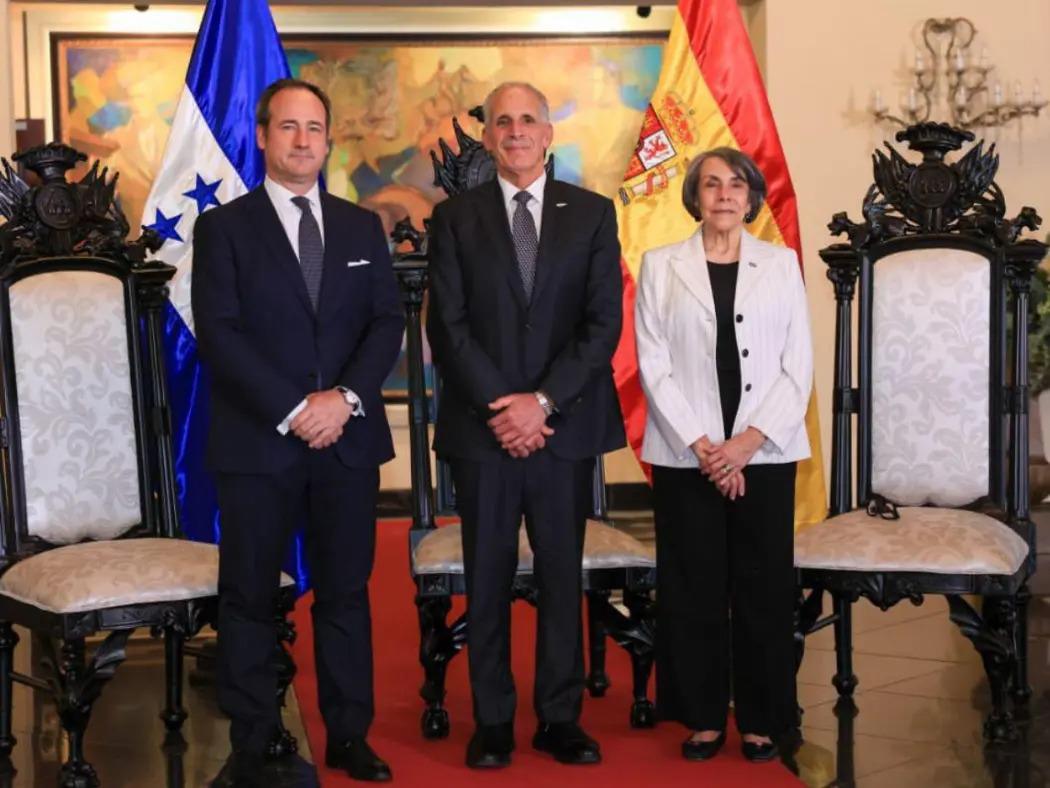 Los encuentros clave que marcaron los primeros 100 días de Nasry Asfura en el poder