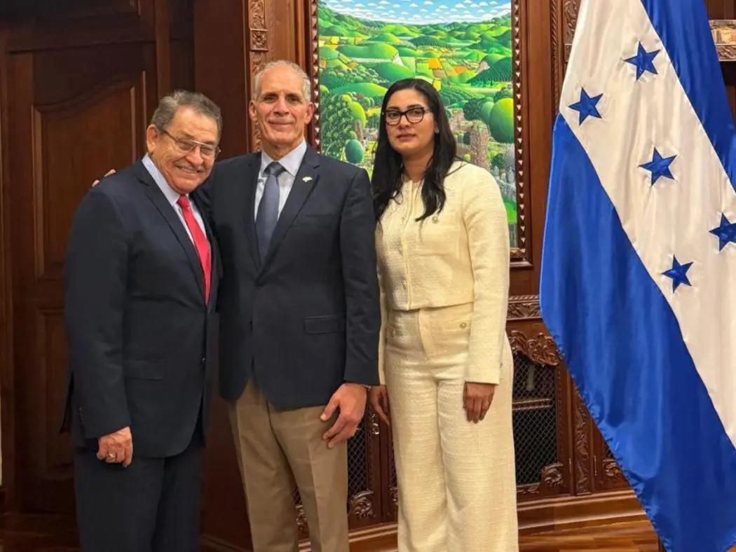 Los encuentros clave que marcaron los primeros 100 días de Nasry Asfura en el poder