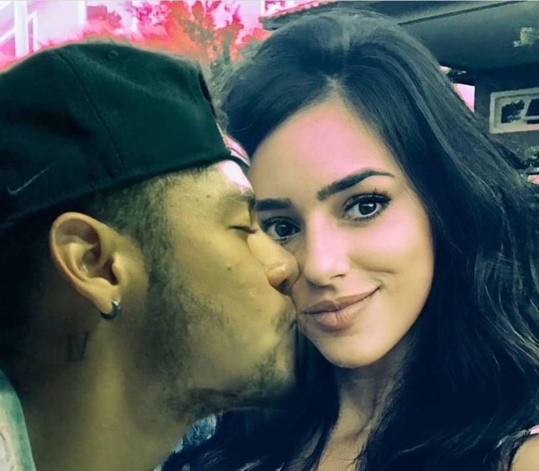 Según diversos medios de Brasil, Neymar y Bruna estarían saliendo desde hace varios meses atrás.