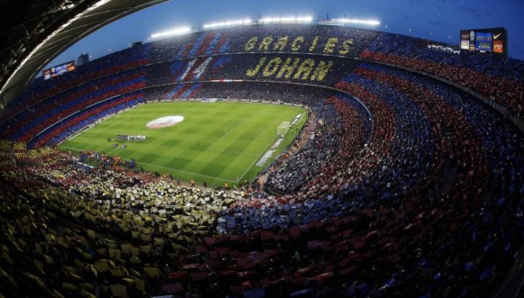 Video: Emotivo homenaje a Johan Cruyff en el Camp Nou