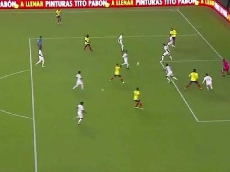 Juan Fernando Quintero mandó la pelota al fondo de las redes tras un gran zurdazo.