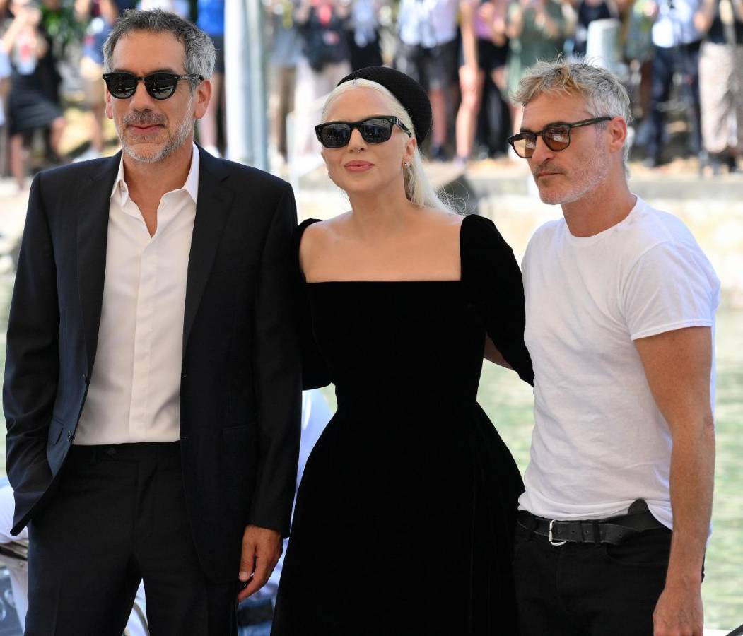 Todd Phillips, Lady Gaga y Joaquín Phoenix en el Festival de Venecia.