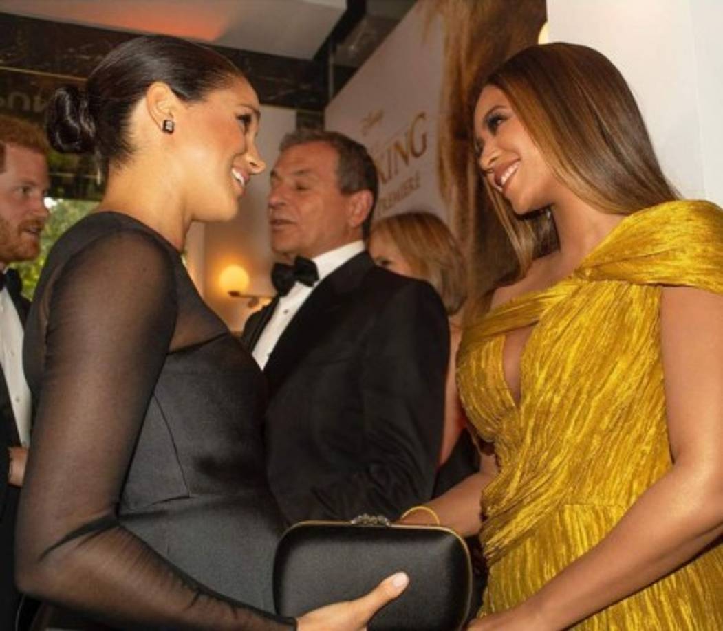 La diva, que da su voz a Nala en el remake de Disney, tuvo una agenda muy ajetreada durante el lanzamiento del filme. Entre sus apariciones incluso llegó a conoce a la duquesa de Sussex, Meghan Markle.