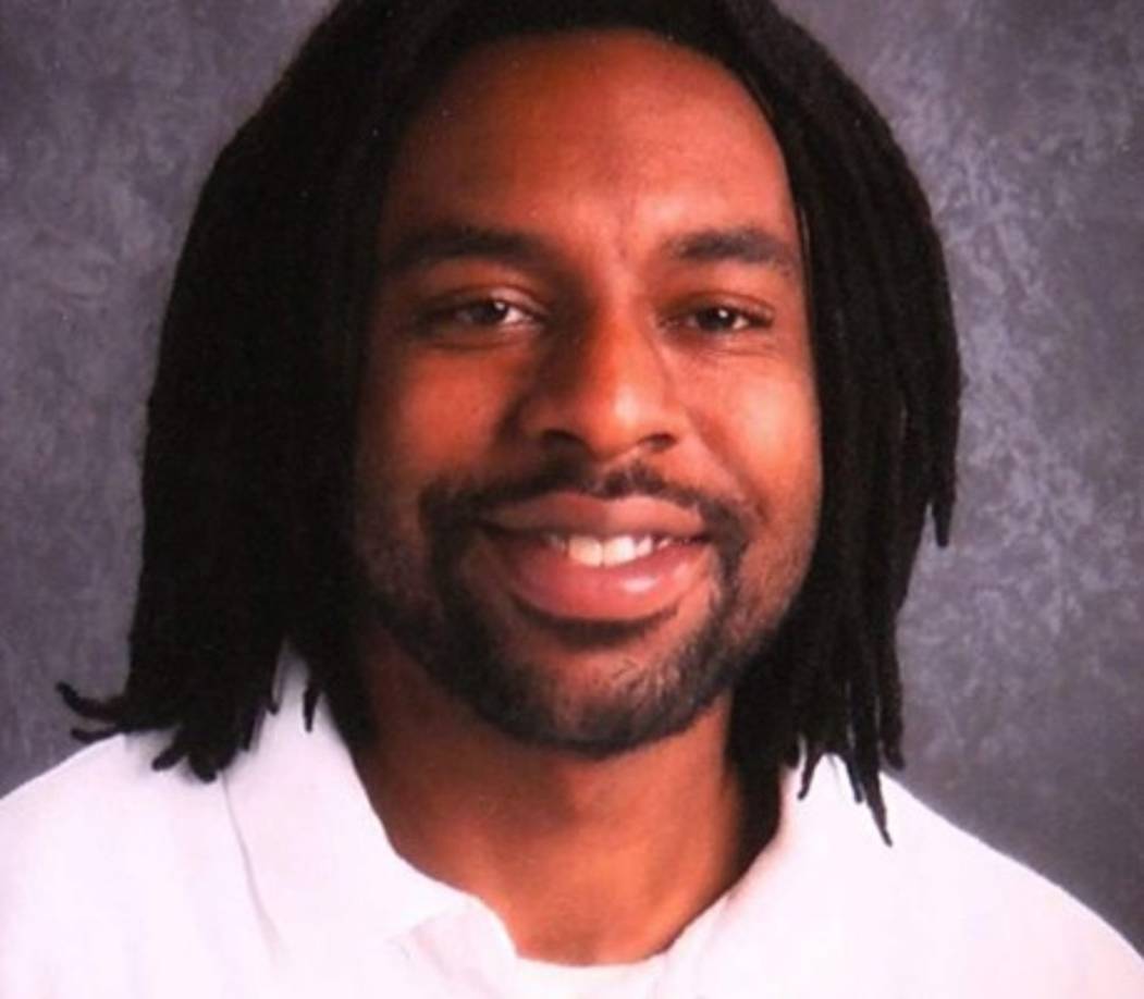 Caso Philando Castile: Otro ciudadano negro muere y el policia es absuelto. El caso de Philando Castile ha conmocionado al país; Castile fue atacado por el policia de Minnesota Jerónimo Yánez, y hay un Facebook Live como evidencia.<br/>