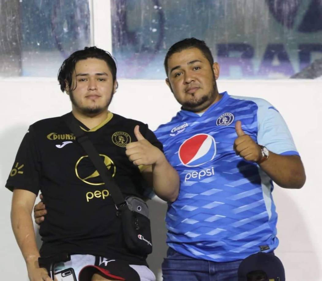 Bellas chicas y la Ultra Fiel: el ambientazo en la semifinal de vuelta Olimpia-Motagua en el Nacional