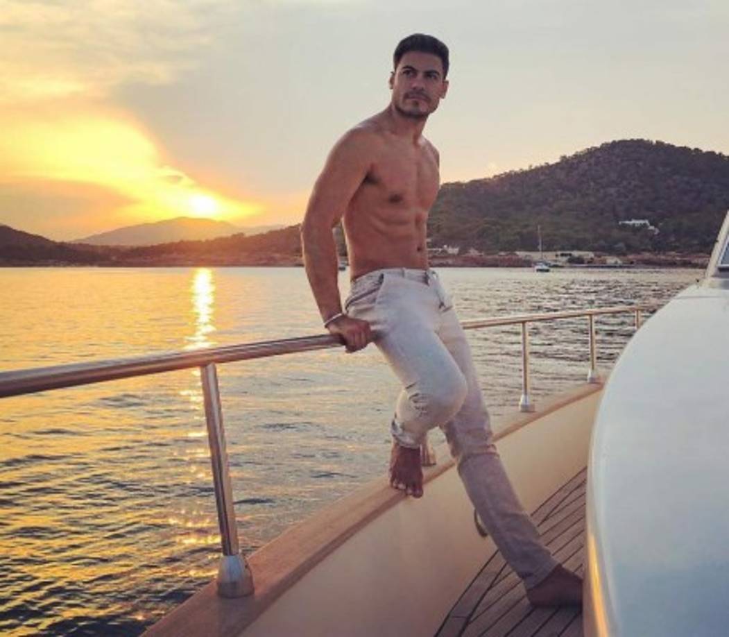 El mexicano Jorge Carbajal, conductor de Productora 69, señaló que Carlos y su acompañante la pasaron bastante bien en la playa, alejados del trabajo por unos días y gozando juntos.<br/>