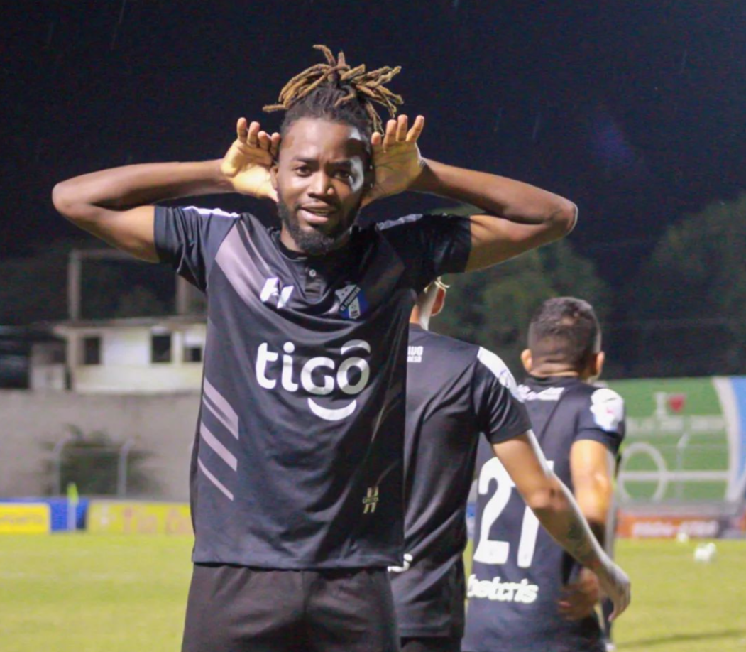 Geovany Martínez podría dejar las filas del Honduras Progreso ya que el Vida se ha interesado en ficharle.