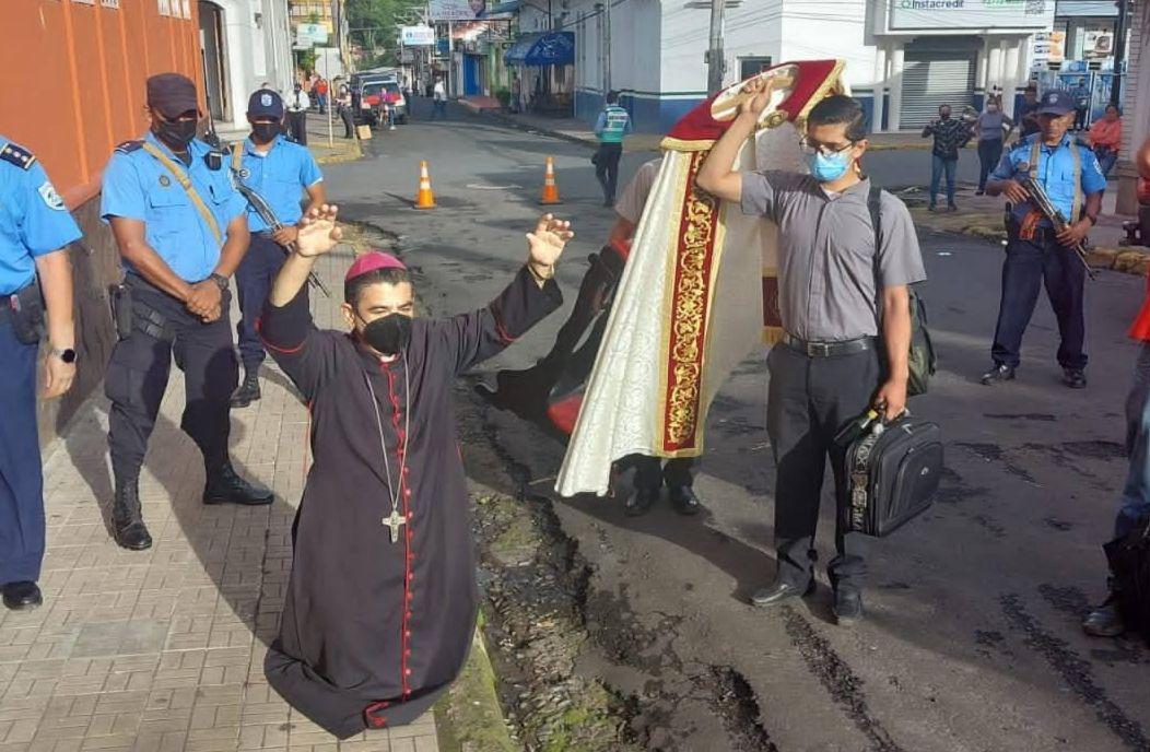 “¡Queremos que nos dejen en paz!”, pide un obispo nicaragüense a la Policía