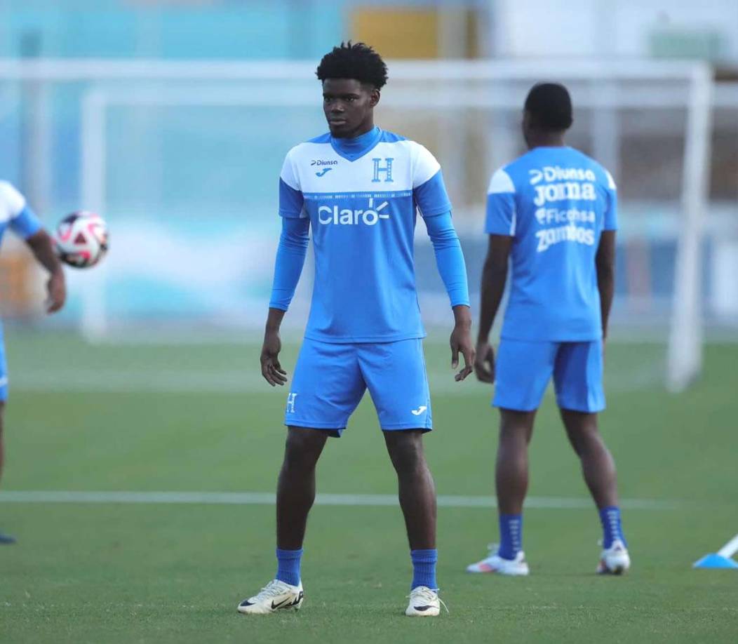 Maylor Núñez - En la lateral derecha había dudas ante la baja de Andy Nájar y Reinaldo Rueda se decidió finalmente por el carrilero del Olimpia.