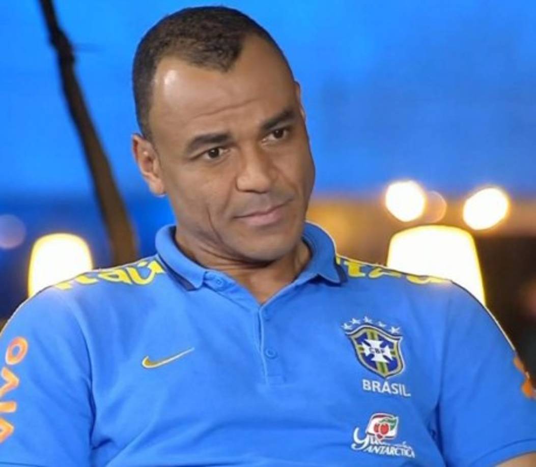 Según el informe publicado por el diario Folha de Sao Paulo, Cafú ya ha sufrido la incautación de 5 propiedades y tiene otras 15 inmovilizadas de las 32 que posee compradas en su etapa como futbolista. Y sus acreedores son el banco ABC Brasil, el Banco Industrial y Banco Santander.