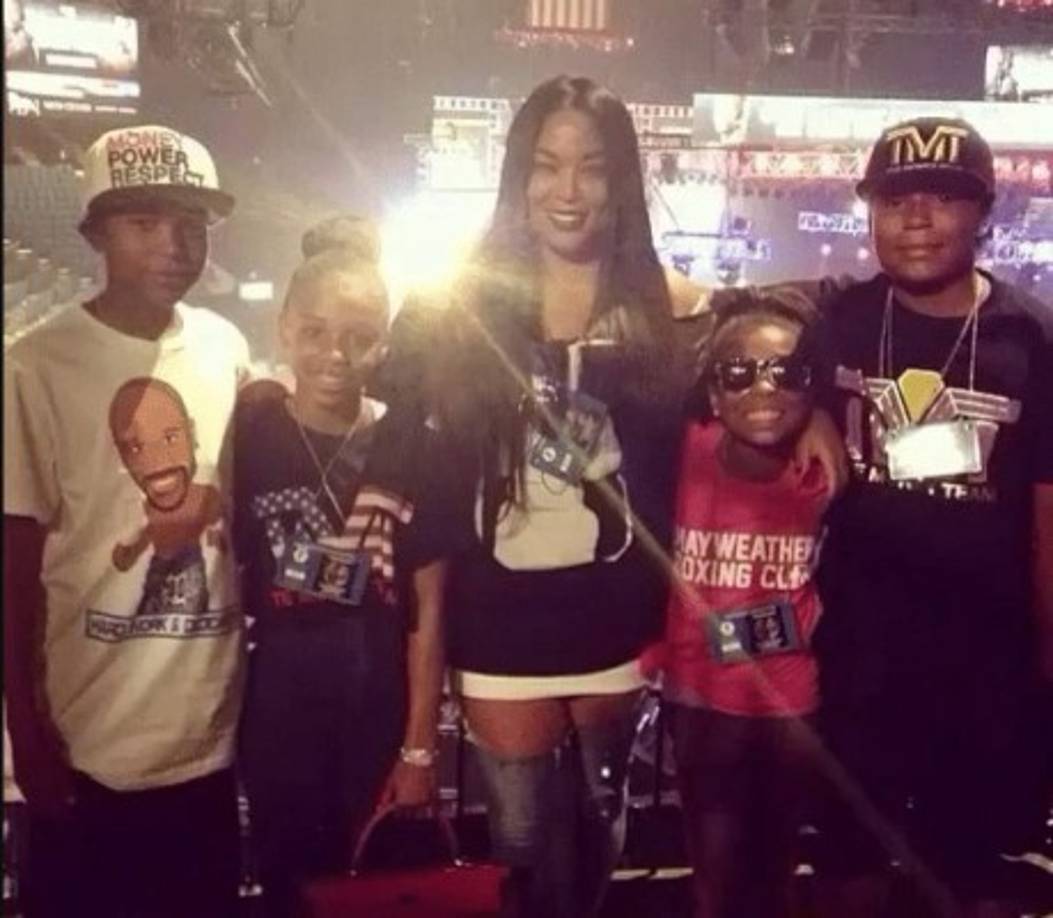 Según TMZ, Harris también estaba en el proceso de escribir un libro para ayudar a las sobrevivientes de violencia doméstica.