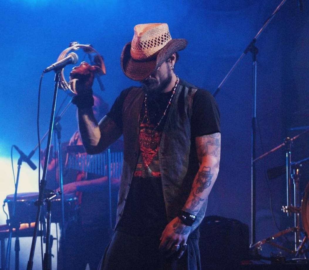 Desde que se retiró, las noticias sobre su persona estuvieron vinculadas a su amor por la música, a sus actitudes de rockstar y a los escándalos mediáticos por peleas con sus ex parejas, incluso por incumplimiento de la cuota alimentaria para con el hijo que tuvo junto con la actriz Jimena Barón. 