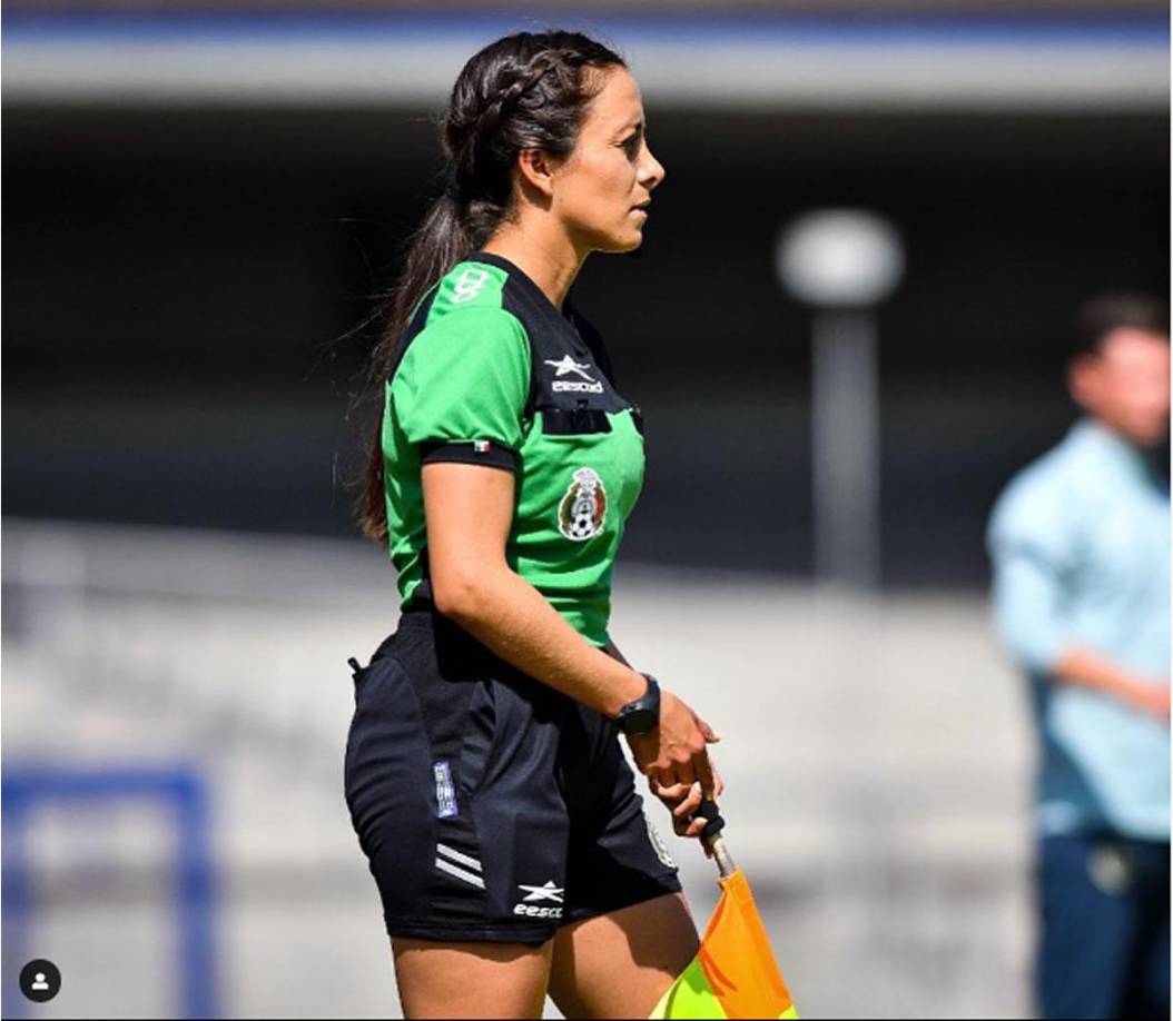Así es Valeria Andrade, la árbitra vetada en México que causa sensación en las redes sociales.