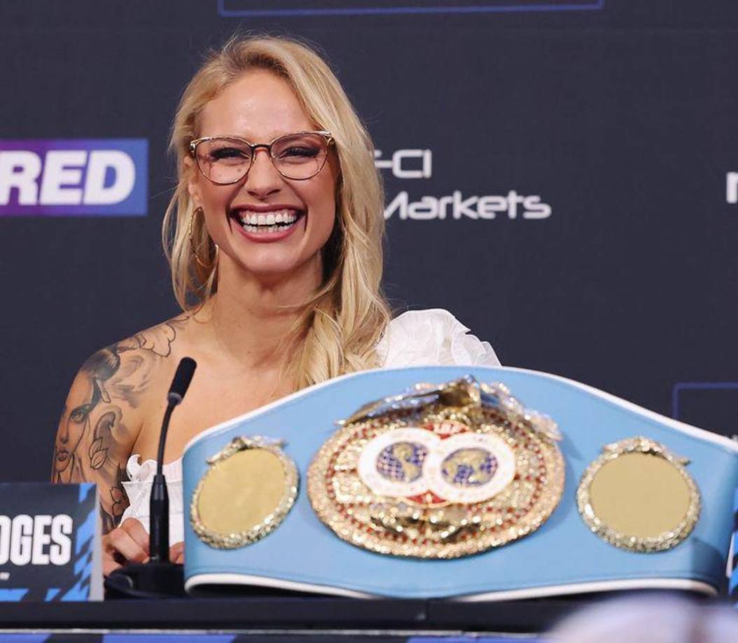 La boxeadora australiana, Ebanie Bridges, se convirtió en noticia tras protagonizar una entrevista en donde ‘promociona’ su Only Fans.