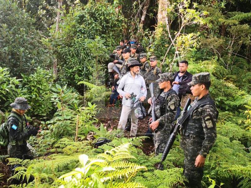 El daño en el corazón de El Merendón se propaga cada día más. La Prensa Premiun atestiguó el avance de la amenaza contra la montaña.