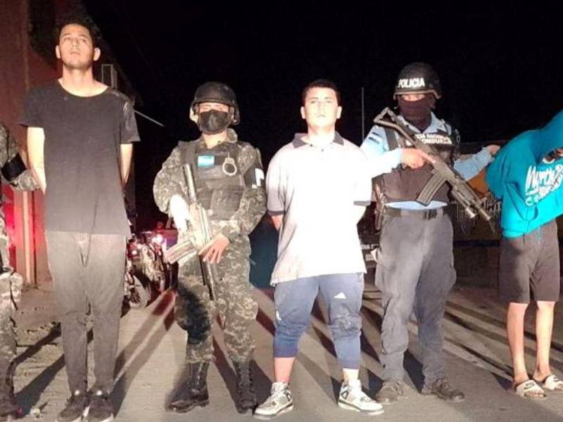 Tres detenidos en el operativo policial. Continúan las indagaciones.