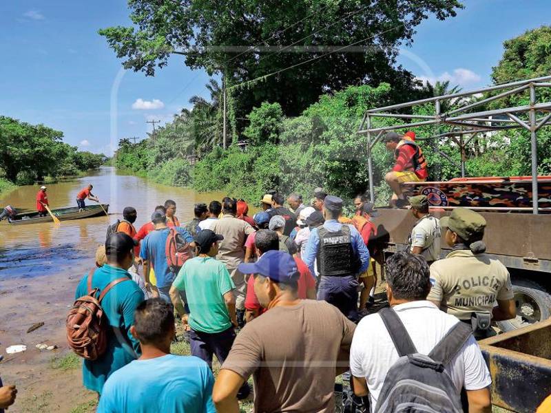 Se acaban los alimentos y agua en las aldeas Lupo Viejo, Poza del Riel, Protección y Tibombo, de los bajos de Choloma. Mayoría de su población está deshidratada.
