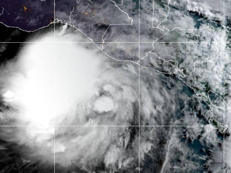La tormenta está de nuevo en el mar y continuará fortaleciéndose.