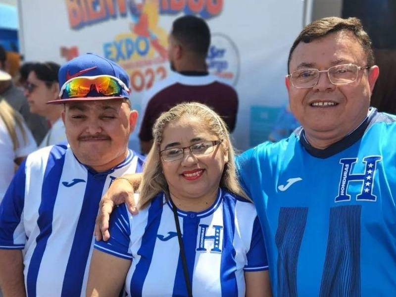 Centenas de hondureños y latinos que residen en Los Ángeles, California (Estados Unidos), asistieron del 16 al 17 de julio a la primera “Expo Hondureña USA”.