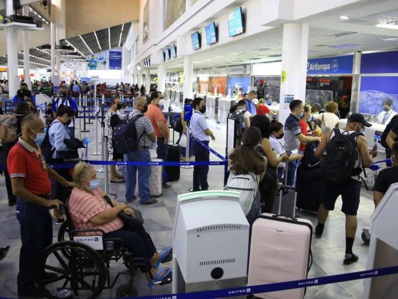 Reinicia operación en aeropuerto Ramón Villeda Morales