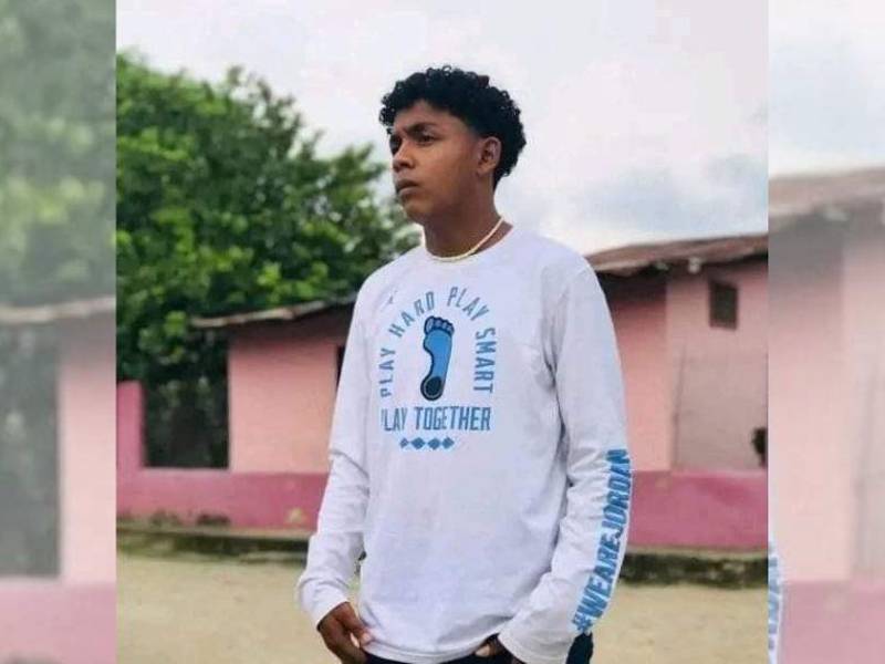 Como Josué Manrique Pineda Rodríguez fue identificado el jovencito que anoche fue hallado muerto y dentro de bolsas plásticas cerca del puente de La Democracia en El Progreso, Yoro.