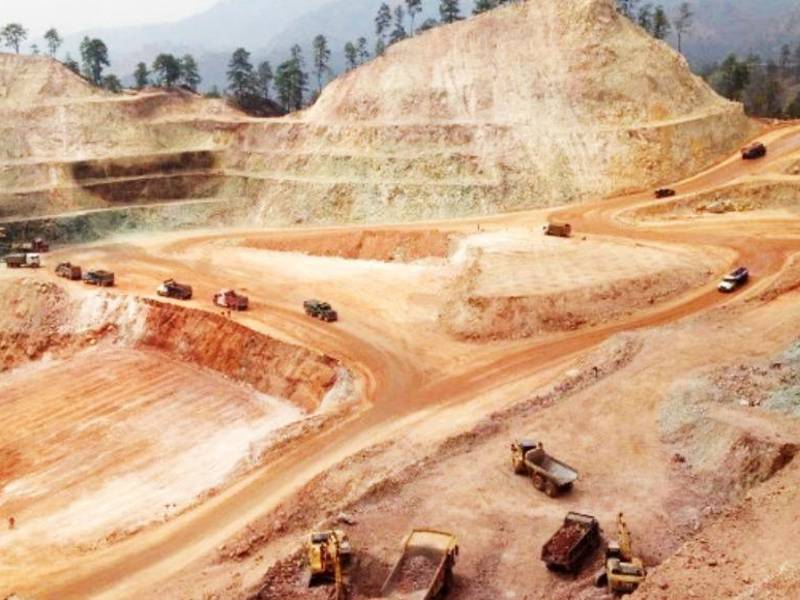 Al asumir la presidencia el 27 de enero, la izquierdista Castro anunció que la prohibición de la minería a cielo abierto era uno de sus planes.