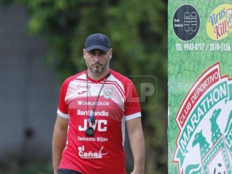 El asistente técnico de Manuel Keosseián tuvo algunas indiferencias en el presente torneo.