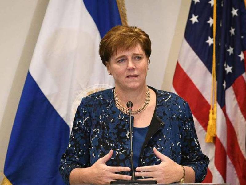 Laura Farnsworth ha sido representante de Estados Unidos en otros países de Centroamérica.