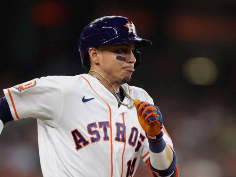 Mauricio Dubón sigue poniendo en alto el nombre de Honduras.