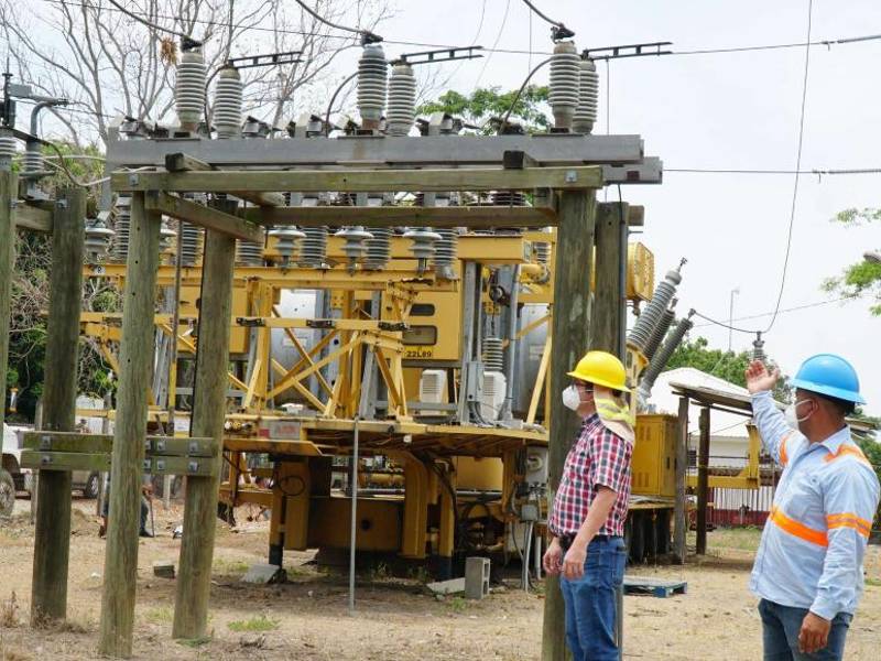 Proyectos eléctricos sociales busca llevar energía a zonas pobres.