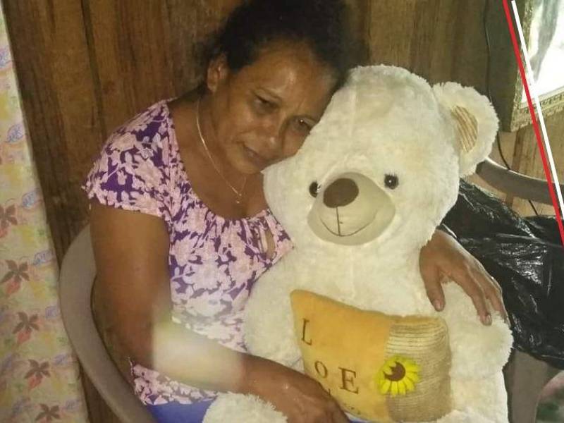 La mujer, según pobladores, estaba en compañía de su nieto.