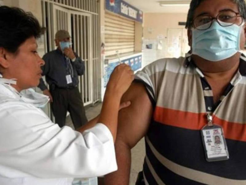 Esta vacuna debe aplicarse 10 días antes de viajar.