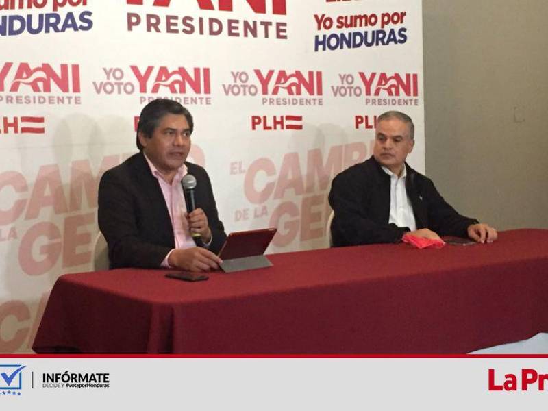 Wilfredo Méndez junto a Yani Rosenthal durante un anuncio de respaldo a la candidatura del presidenciable liberal.