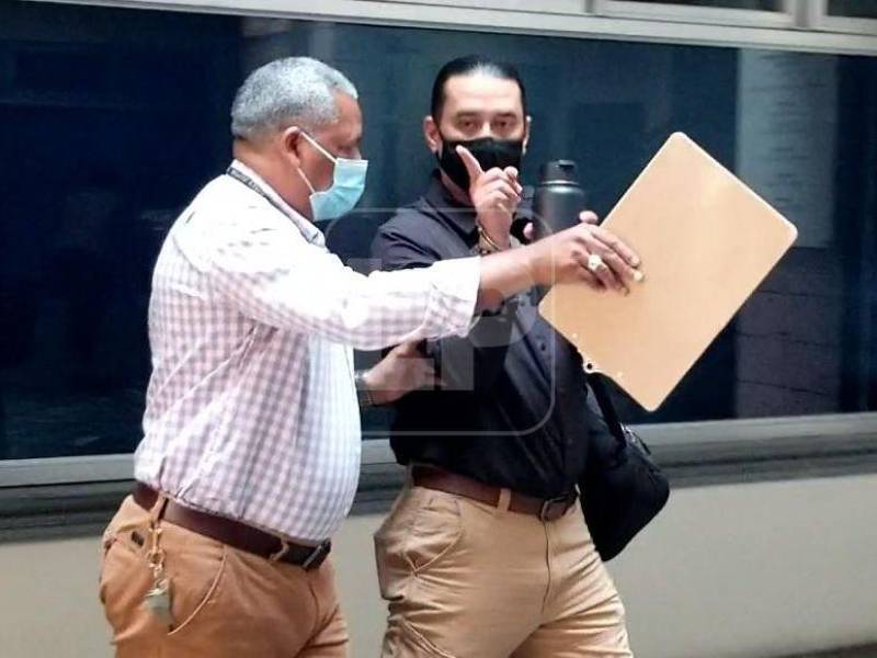 En este proceso están involucrados el exdirector de Invest-H, Marco Antonio Bográn Corrales y Alex Alberto Moraes Girón (administrador de patrimonio vial), quienes este lunes comparecieron en audiencia inicial.