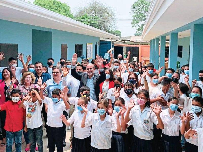 La CCIC entregó terminada la Pablo Portillo 1, de la campaña Volvamos a las Aulas