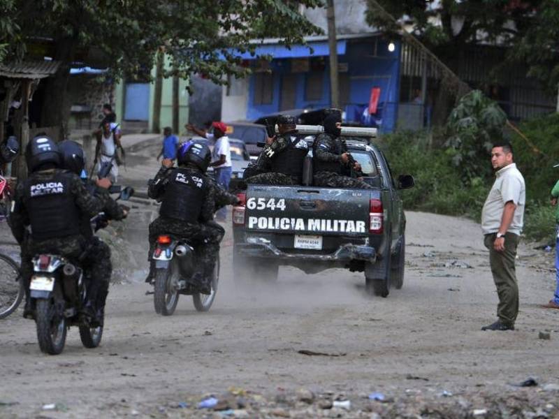 Algunas familias han sido desalojadas de sus casas por los criminales.