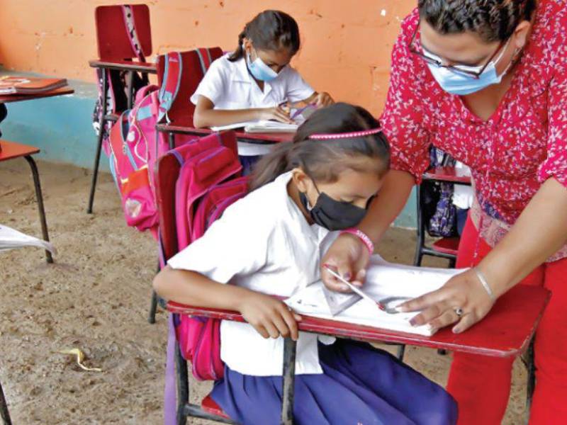 En Cortés ya hay varios alumnos y maestros contagiados.