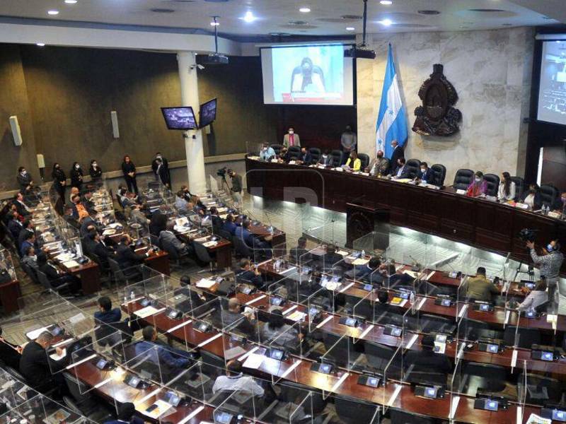 En la sesión de ayer, el jefe de bancada del Partido Nacional, Tomás Zambrano, dijo que “aprobar la nueva ley del CNDS es instalar una dictadura como la de Nicaragua”.