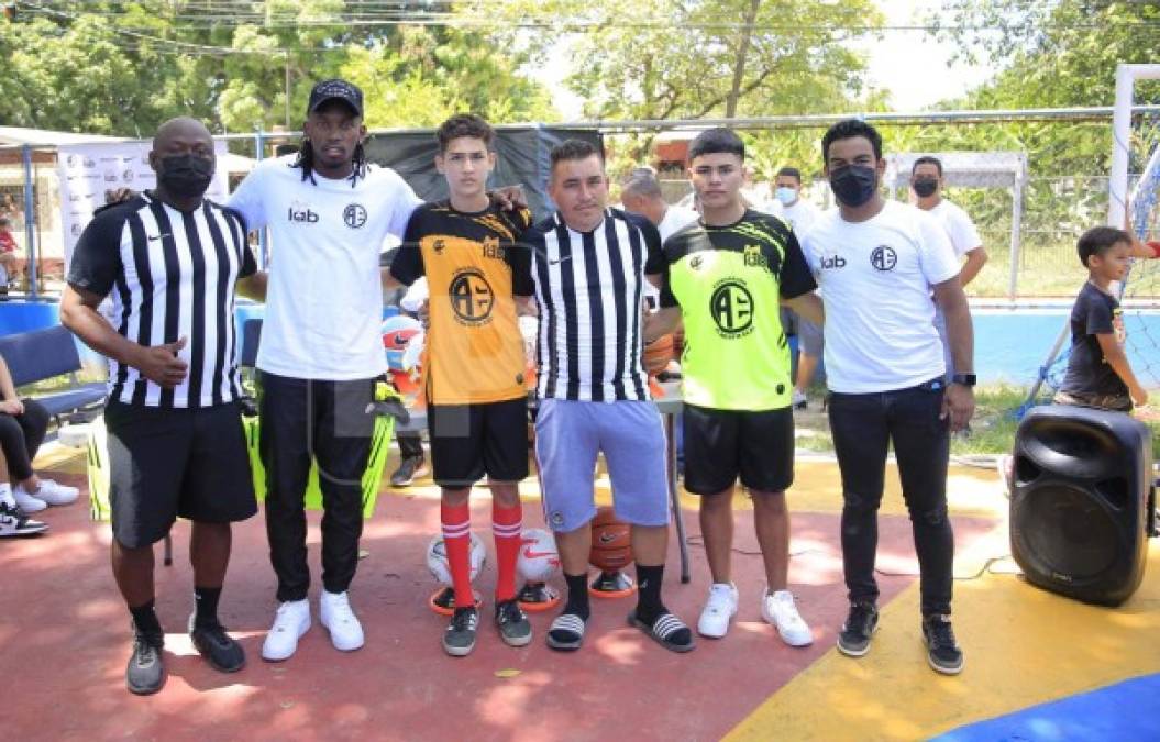 En el complejo deportivo disfrutan alrededor de 3,000 niños cada semana. Cuenta con una cancha principal para el fútbol, otra de basquetbol, ambas con gradas. Además de un parque infantil.<br/><br/>