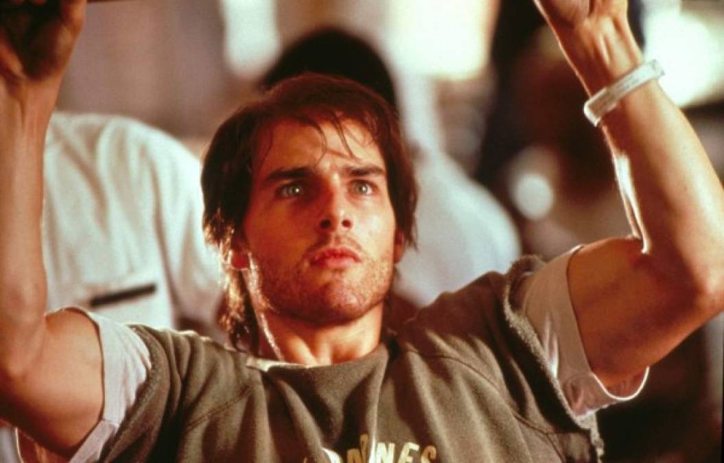 Y la mención honorífica es para: <br/>'Born on the Fourth of July', 1989.<br/>Director: Oliver Stone.<br/>Actúan: Tom Cruise, Willem Dafoe, Raymond J. Barry y Caroline Kava.<br/>Historia: Un veterano de la Guerra de Vietnam debe lidiar con los horrores de la guerra, tanto en el frente de batalla como en su vida civil.<br/>Dale clic: Google Play.<br/>