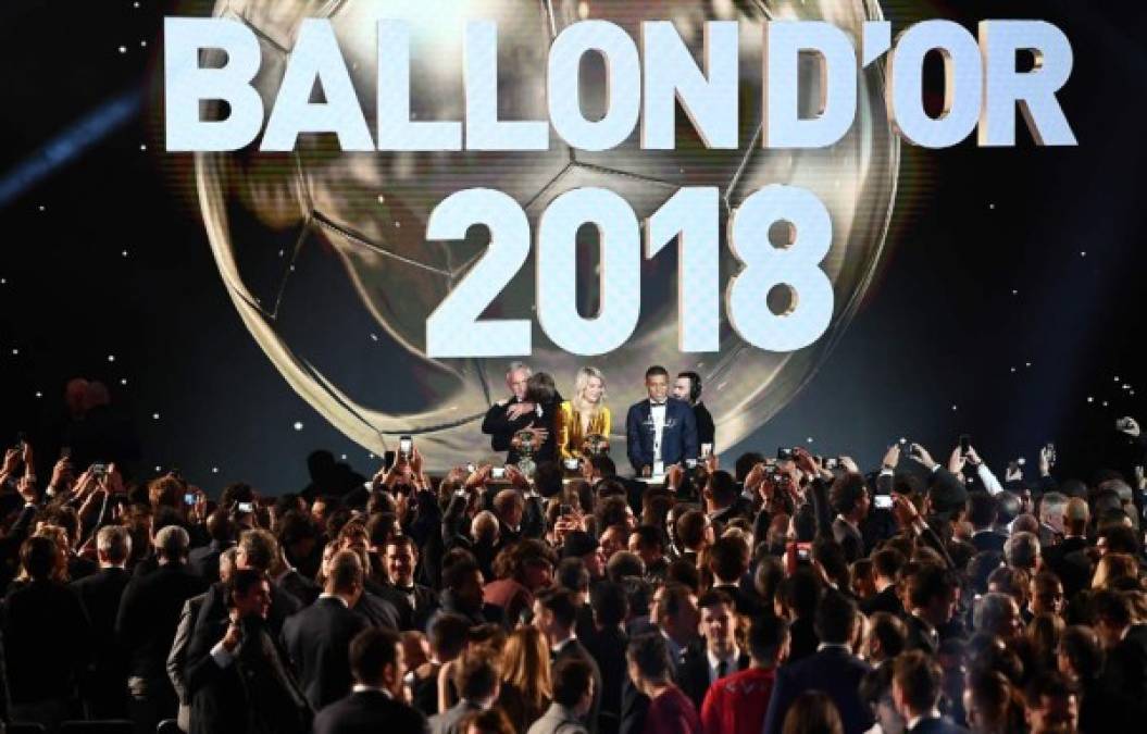 Los grandes ganadores de la Gala: Luka Modric (Balón de Oro) Ada Hegerberg (Balón de Oro Femenino) y Kylian Mbappe (Balón de Oro Sub-21).