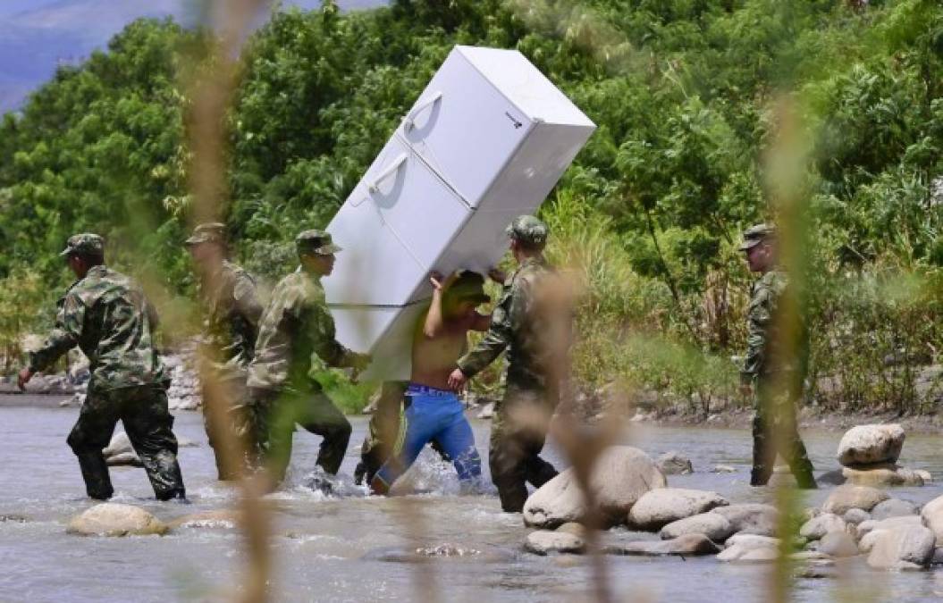 La complicada situación bilateral se comenzó a desarrollar luego de que el gobierno de Nicolás Maduro decretara el pasado viernes un estado de excepción en varias zonas limítrofes, que incluye el cierre de pasos fronterizos.