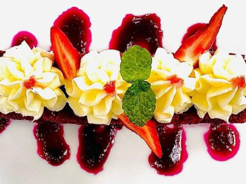 “Reina Red Velvet”