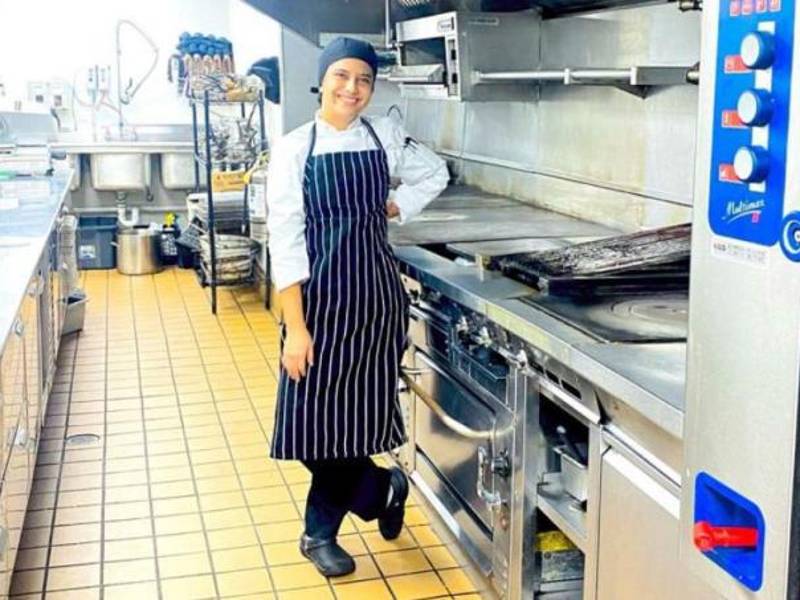 Reina en la cocina de The Lodge at Glendorn.