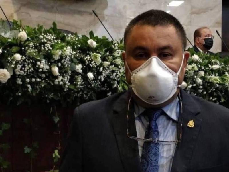 Doctor Carlos Umaña, diputado por el Partido Salvador de Honduras.