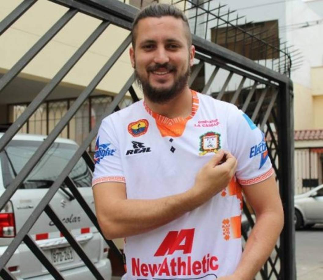 Juan Leroyer - El defensa argentino ha sido confirmado como refuerzo del Honduras Progreso por el entrenador uruguayo Fernando Araújo. Viene de jugar del fútbol guatemalteco. Se destaca su eficaz juego aéreo en ambas áreas y su agresividad en la marca. Tiene 29 años.