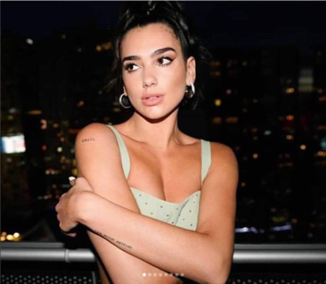 Dua Lipa fue la artista escogida para poner el toque musical en el show previo a la gran final europea.
