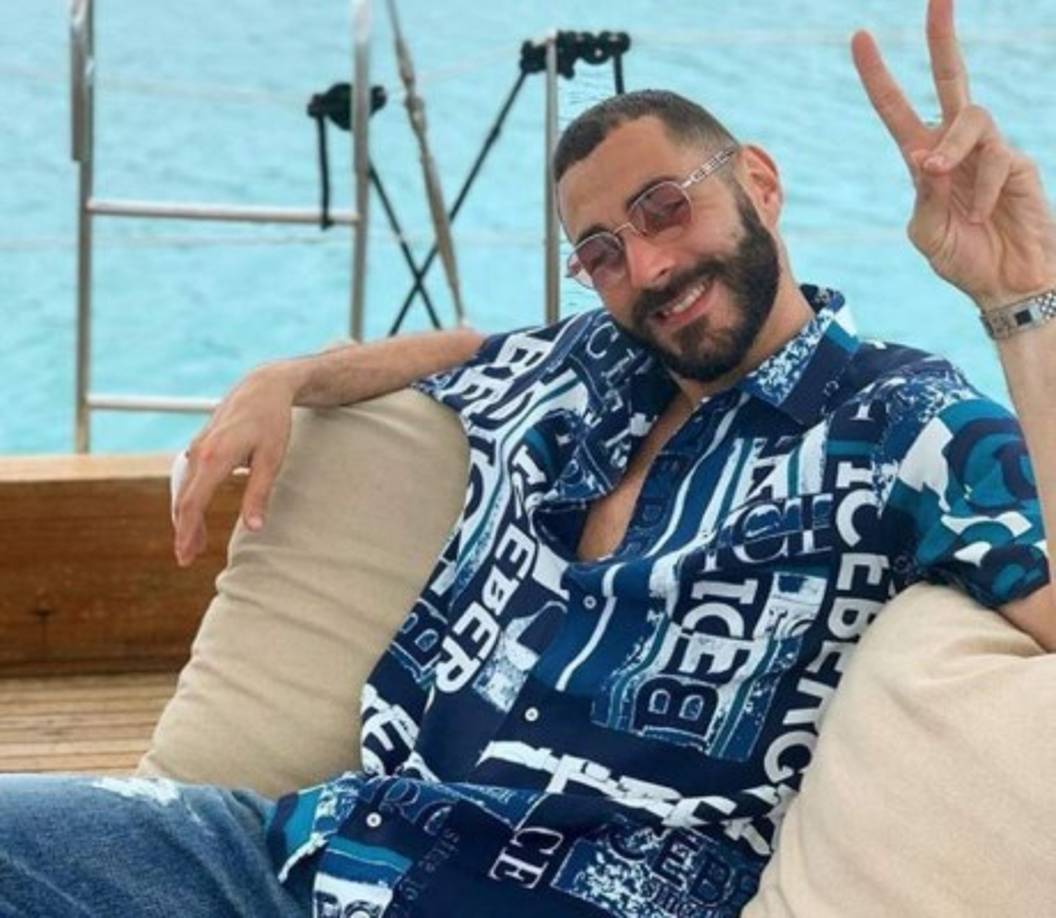 Karim Benzema ha seguido su tour vacacional y ahora se fue a las Islas Maldivas.